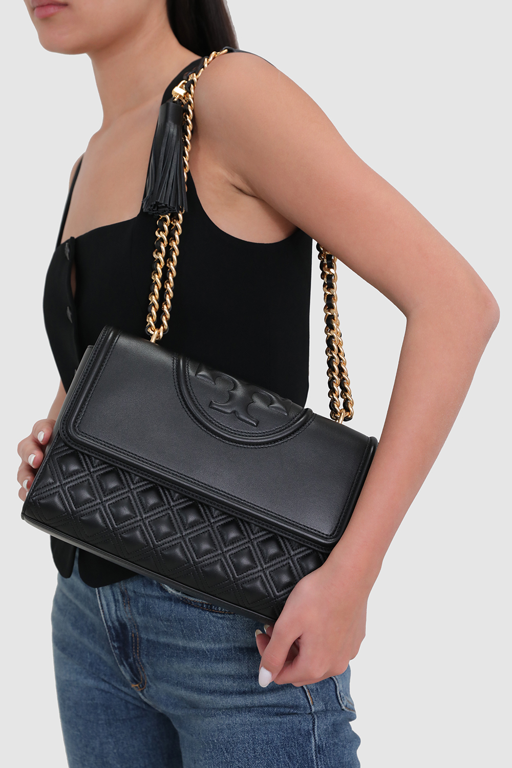 תמונת כל הלוק של תיק כתף פלמינג TORY BURCH